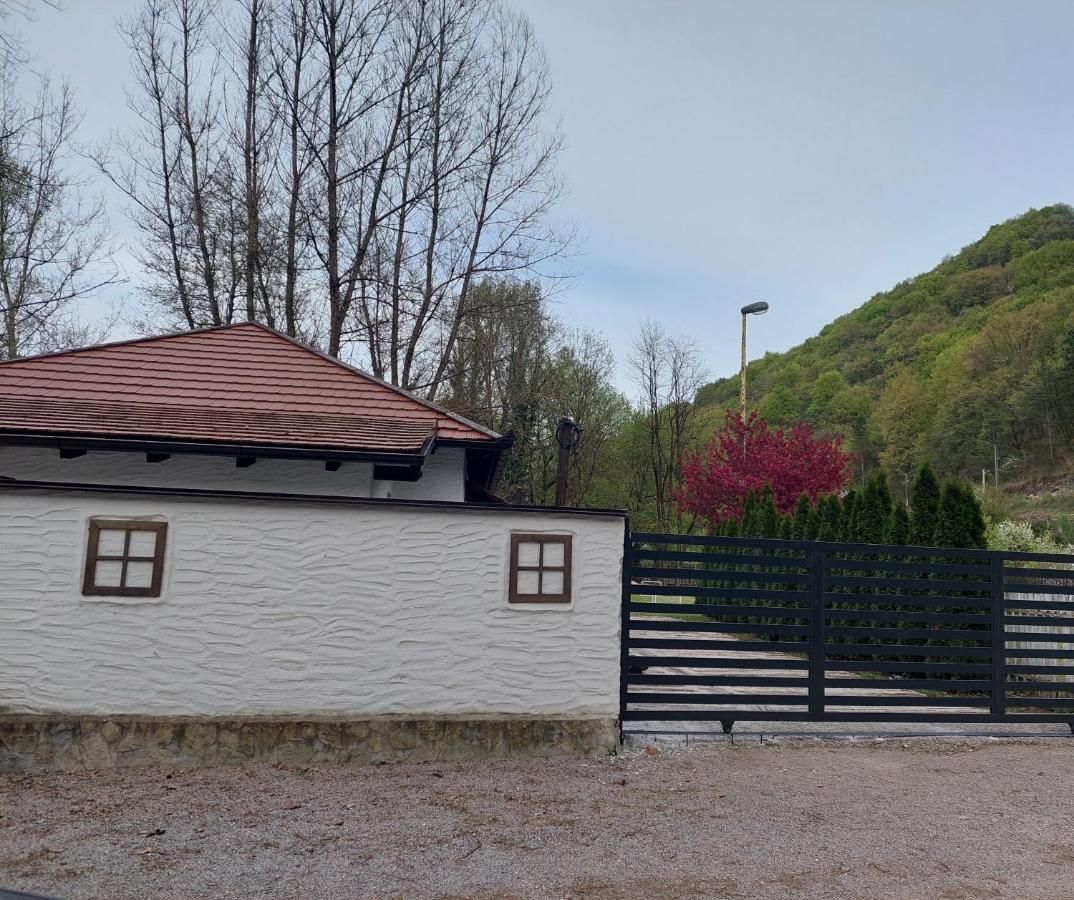Atrium Holiday Home Bihać エクステリア 写真